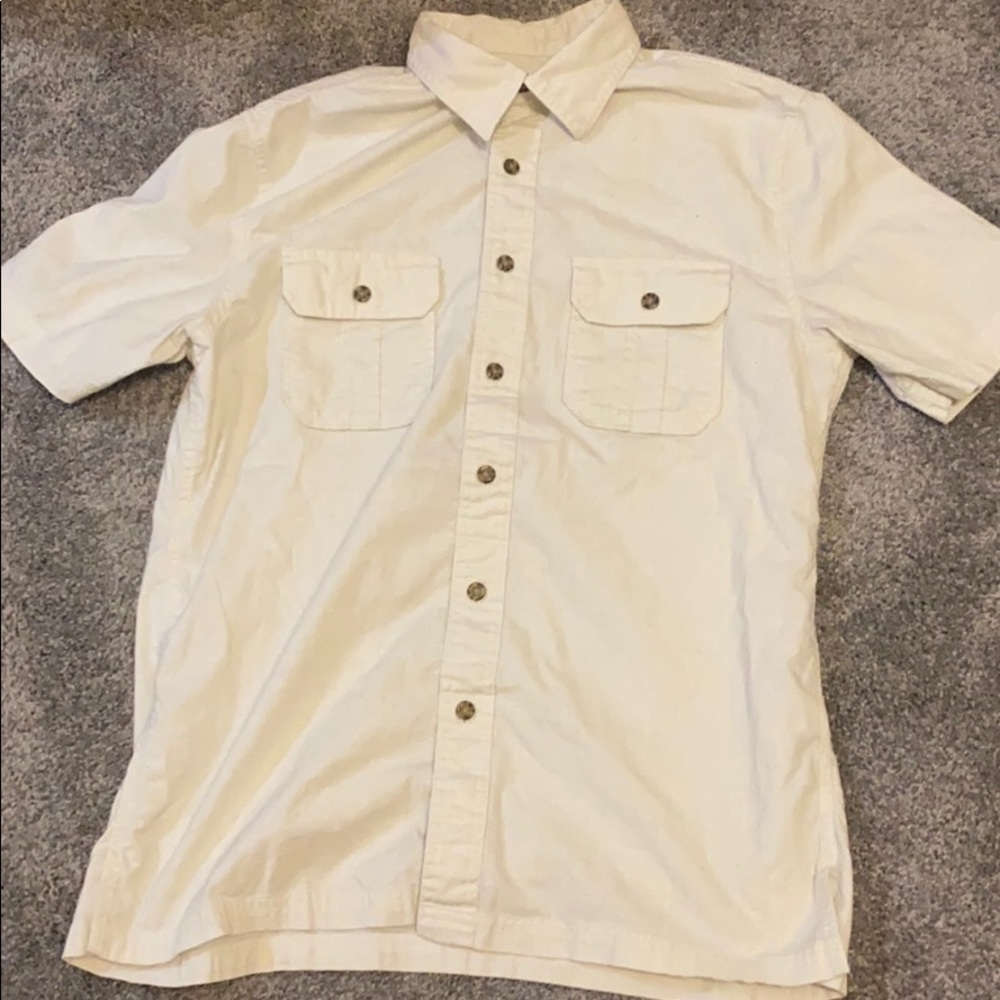 Short sleeve button up